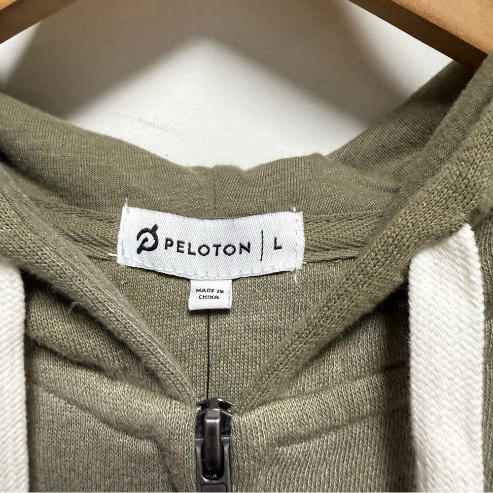 Peloton SU121 PELOTON ULTIMATE ZIP
HOODIE Size L - Picture 5 of 11